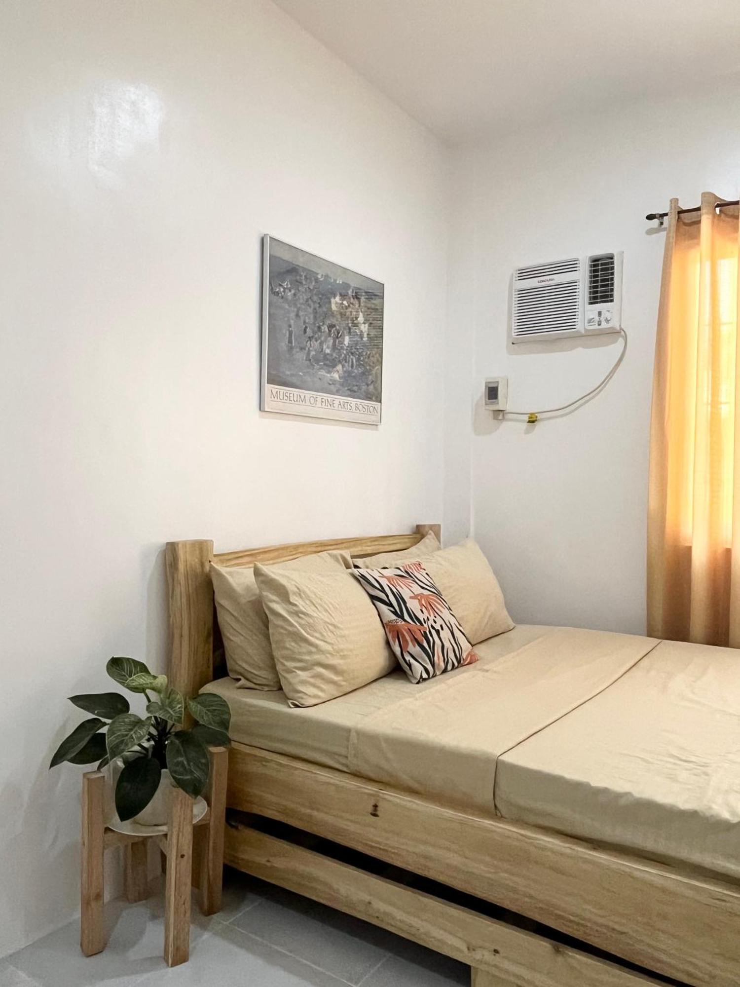Sunnydale Apartelle -Room Accommodation Near Calatagan Beach Resorts Batangas ภายนอก รูปภาพ